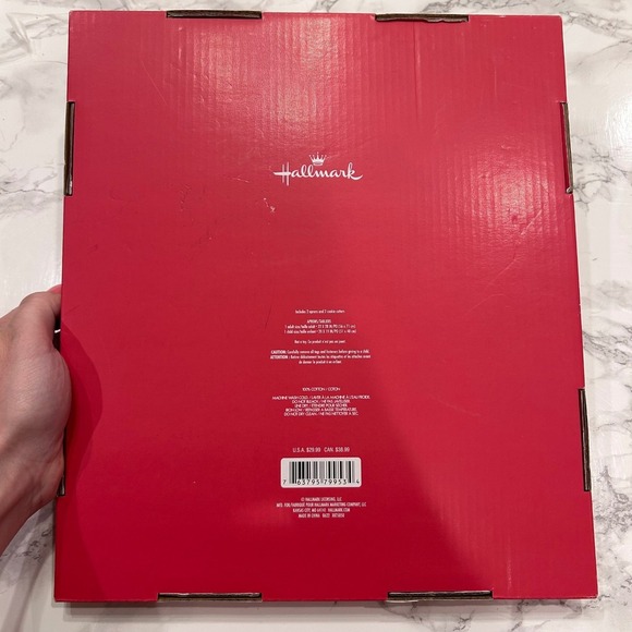 Hallmark Family Baking Bundle Cookie Baker Little Mess Maker Aprons & Cutters - Picture 5 of 7